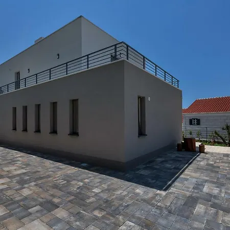 Smart * Veliko Brdo (Makarska)